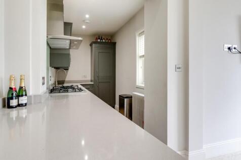 Kitchen (2).jpg