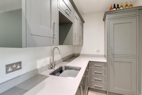 Kitchen (6).jpg