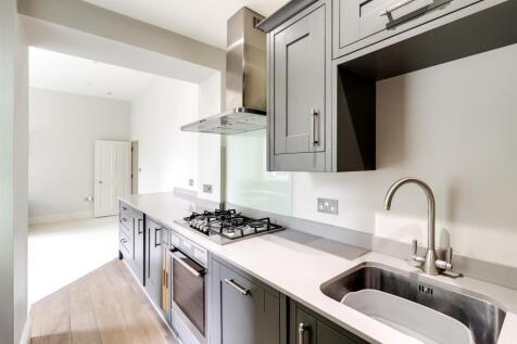 Kitchen (5).jpg