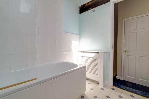 Bathroom (3).jpg