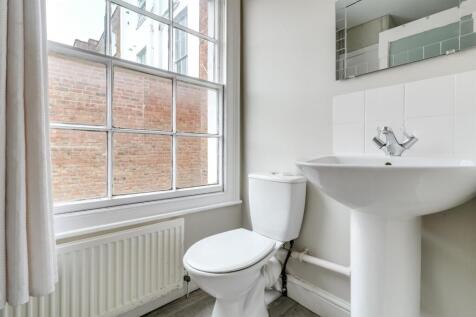 Bathroom (1).jpg
