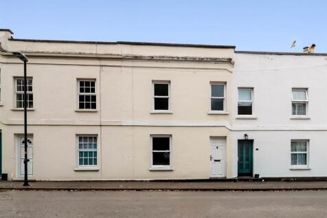 2-bed-house-leckhampton (14).jpg