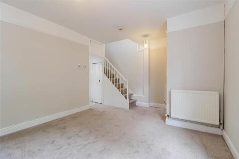 2-bed-house-leckhampton (3).jpg