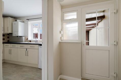 2-bed-house-leckhampton (4).jpg