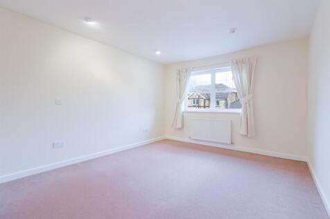 4-bed-house-redgrove-park (14).jpg
