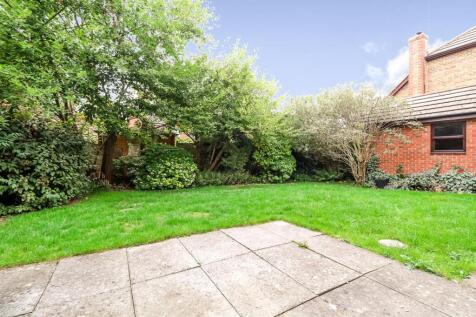 4-bed-house-redgrove-park (24).jpg