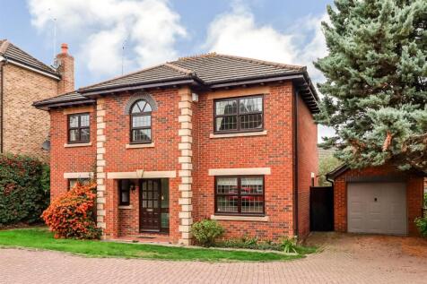 4-bed-house-redgrove-park (1).jpg