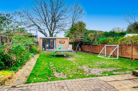 Rear Garden-2.jpg