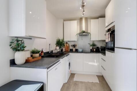 Kitchen1.jpg