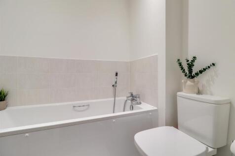 Bathroom1.jpg