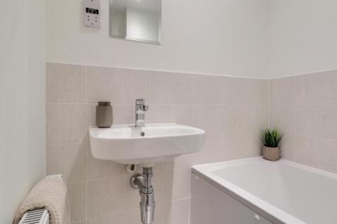Bathroom2.jpg