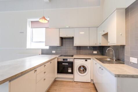 Kitchen2.jpg