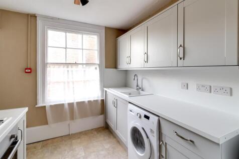 Kitchen (1).jpg
