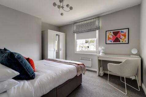 Bedroom (1).jpg