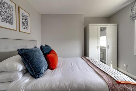 Bedroom (3).jpg