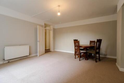 3-bed-flat-suffolks-cheltenham (8).jpg