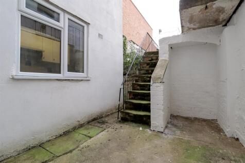 3-bed-flat-suffolks-cheltenham (6).jpg