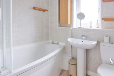 3-bed-house-hucclecote (6).png