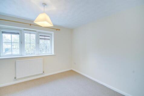 2-bed-house-hatherley (7).jpg