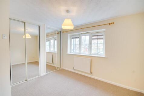 2-bed-house-hatherley (8).jpg