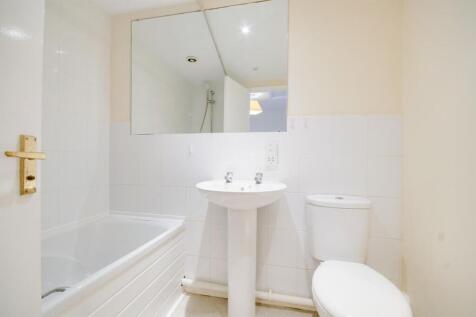 2-bed-house-hatherley (9).jpg