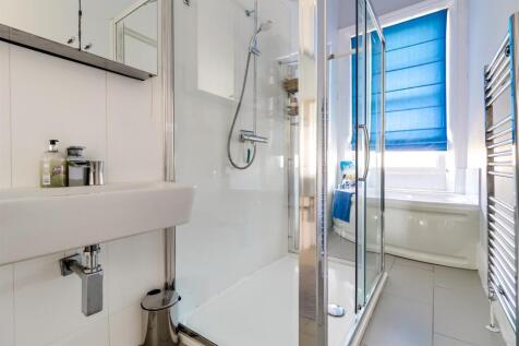 Bathroom (4).jpg