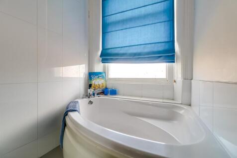 Bathroom (5).jpg