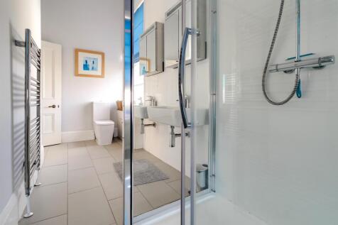 Bathroom (7).jpg