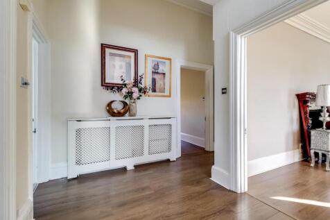 Hallway (1).jpg