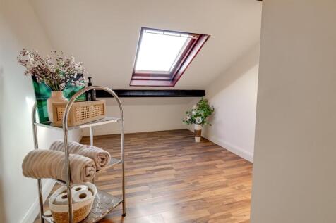 Bedroom Two Ensuite (3).jpg