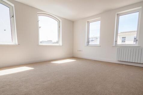 Bedroom 1.jpg