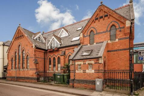 3-bed-flat-cheltenham-town-centre (15).jpg