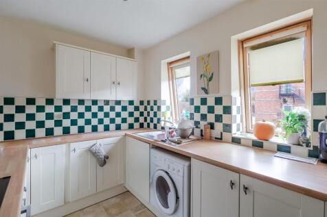 1-bed-flat-cheltenham (2).jpg