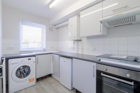 2-bed-flat-cheltenham (7).jpg