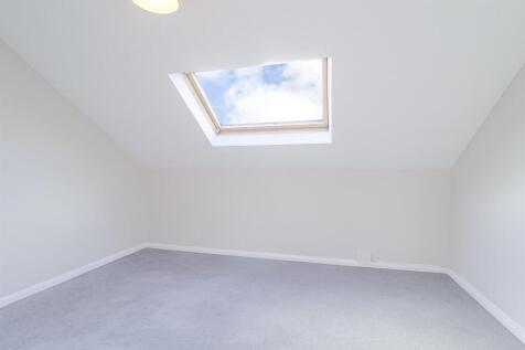 2-bed-flat-cheltenham (1).jpg