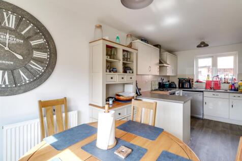 Kitchen Dining (3).jpg