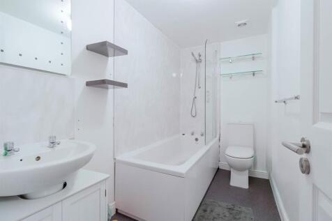 Two-bed-house-Hatherley (12).jpg