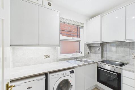 2-bed-apartment-eldorado-road (8).jpg