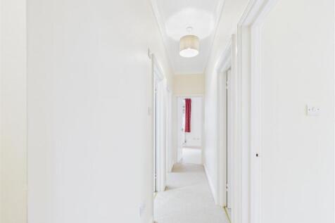 2-bed-apartment-eldorado-road (14).jpg
