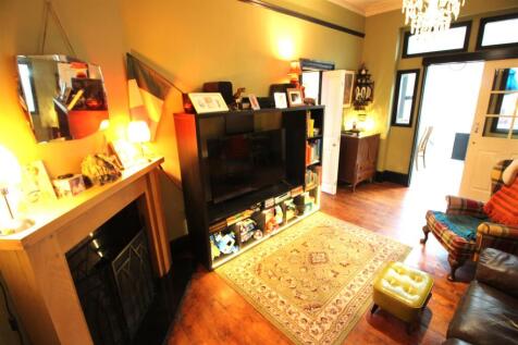 3 Harr lounge 2.JPG