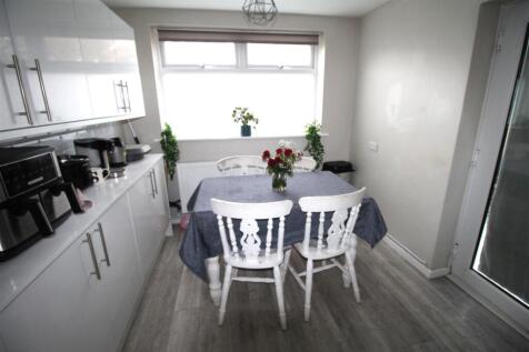 Kitch pic 2.JPG