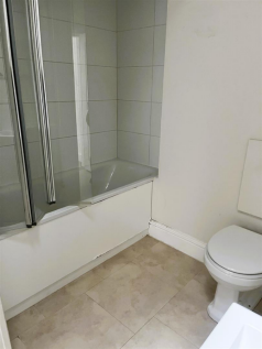 bathroom 2.png