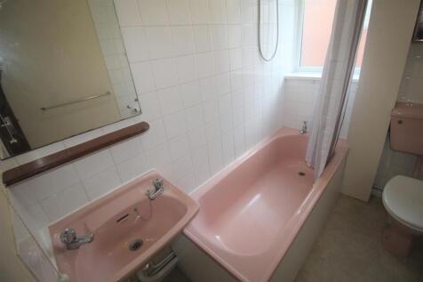 Bathroom.JPG