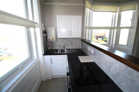 Flat 5 kitch.JPG