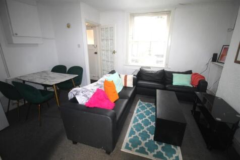 Lounge pic 3.JPG