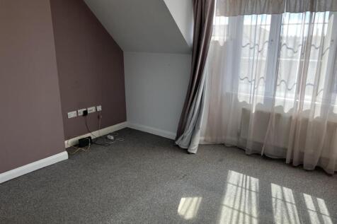 Bedroom pic 2.jpg