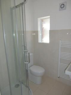 tarring rd bath.JPG