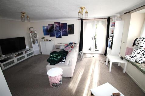 new Lounge 2 pic.JPG