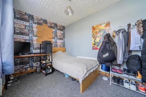 Dining Room/Bed 4