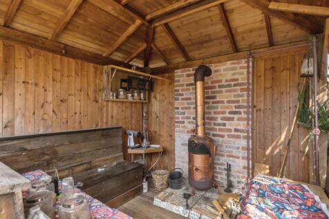 SUMMER HOUSE